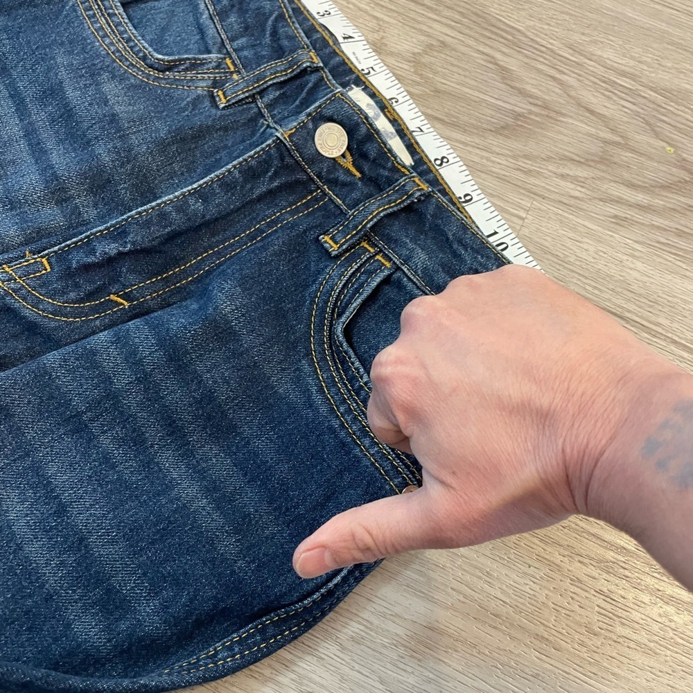 Awesome FREE PEOPLE Flared Blue Jeans with Distressed Cuffs. 24/33 - Picture 7 of 12